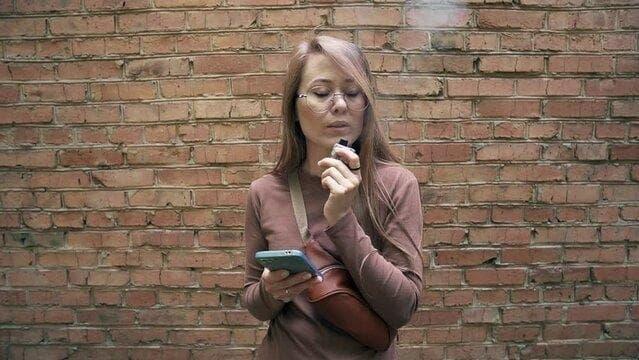 Elektronické cigarety ile l200 kit Özellikleri ve Elektronické cigarety l200 kit Kullanıcı Yorumları