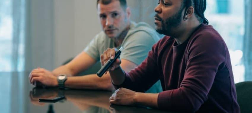 Vape tutkunları için Elf Bar 1500 ile vape deneyimini yaşayarak keşfedin en trend Elf Bar 1500 ürünleriyle dolu vape dünyası